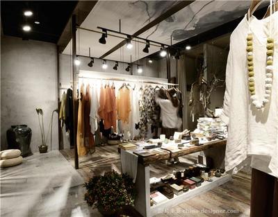 荷木服装店 融合典雅与时尚的服饰艺术