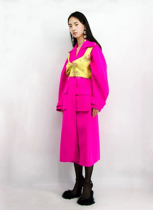 衣饰如花 情欲张力与纯真交织的女性多重魅力